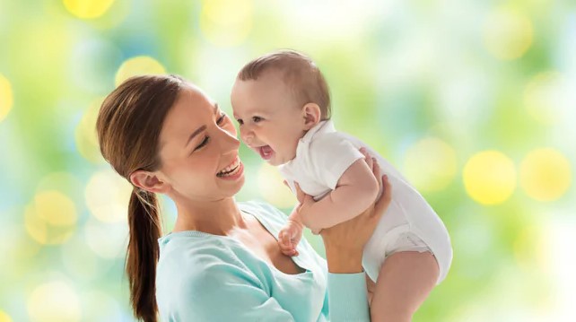 Bebé de 0 a 2 años: Desarrollo mes a mes
